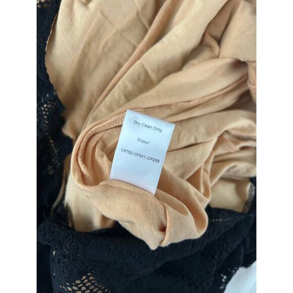 Revolve | Nightcap Plunging V Nightcap Lace Romper | NWT | Sz 2 - Picture 7 of 7